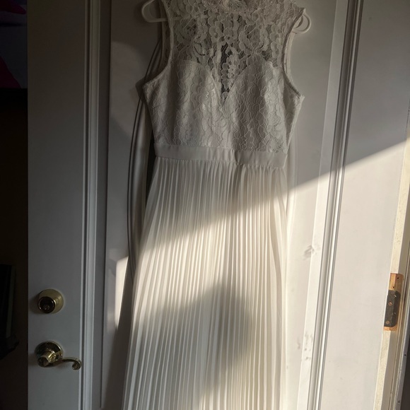 Off white Dress - Picture 7 of 7